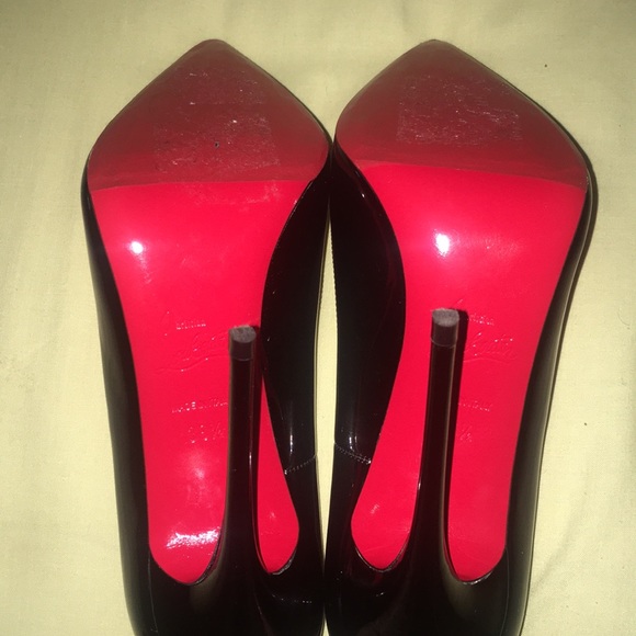 Refurbished Christian Louboutin So Kate Heels - Picture 2 of 4